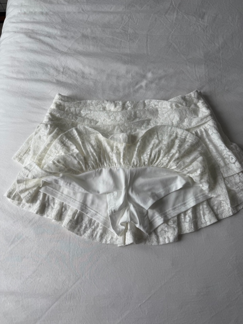 White Fox Burning Heart Lace Mini Skort White - Picture 4 of 6